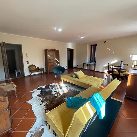 Montecchi House 아파트 *