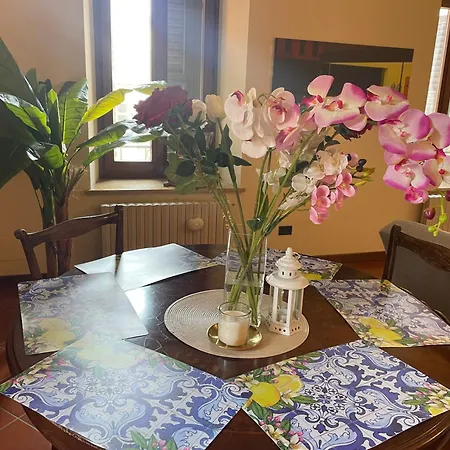 Апартаменты Montecchi House *